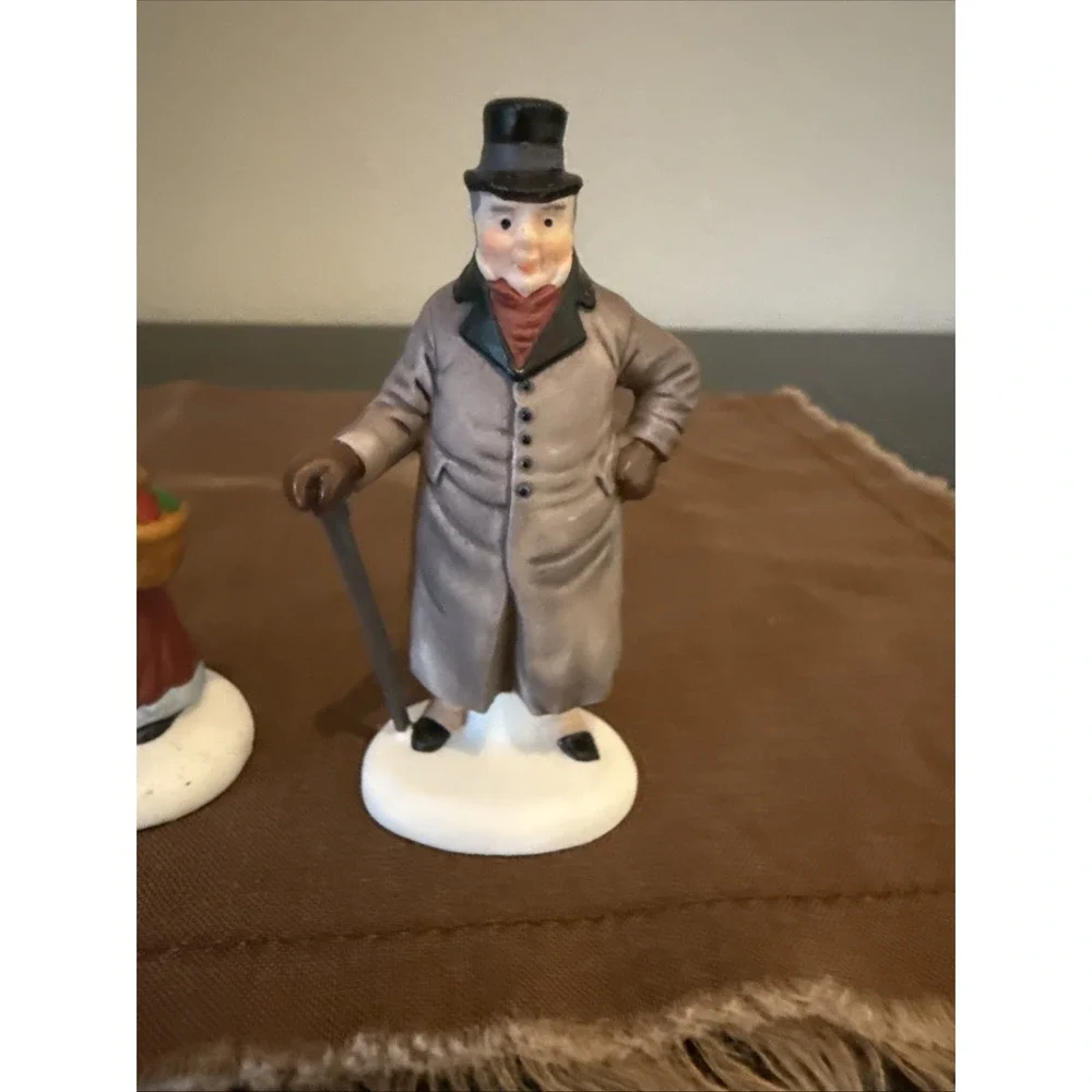 Lot Of‎ 6 Department  56 Replacement Figures (one is Flawed)